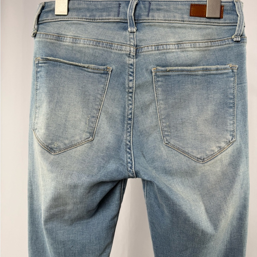Abercrombie & Fitch Harper Low Rise Ankle Raw Hem Jeans in Distressed Blue 26 2 - Picture 6 of 9